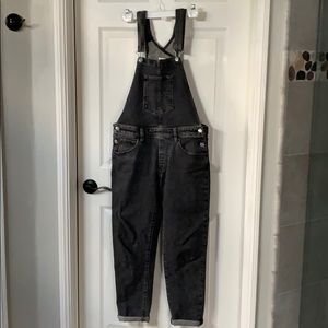 Levi’s black overalls